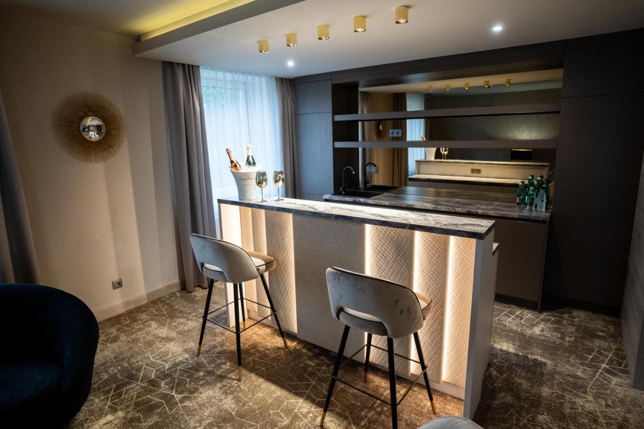 Hotel Europa Komárno エクステリア 写真