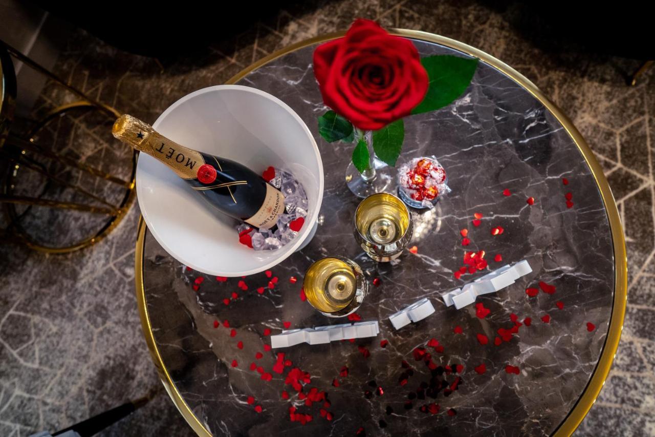Hotel Europa Komárno エクステリア 写真